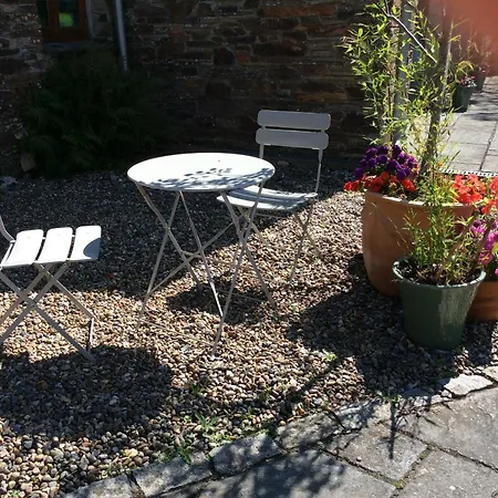 St Petroc'S Studio B&B-3